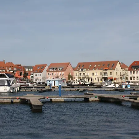 アパート Loft Mueritzblick ヴァーレン